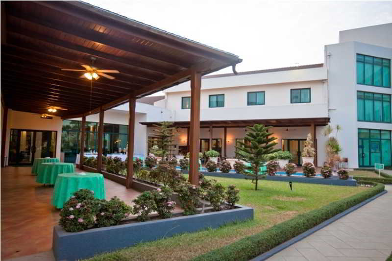 Fiesta Royale Hotel Accra Exterior photo